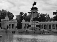 59885RoCrBwLe - We walk to and through Retiro Park - Madrid, Spain   Each New Day A Miracle  [  Understanding the Bible   |   Poetry   |   Story  ]- by Pete Rhebergen